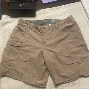 Mountain Hardwear Women’s Brown Cargo Shorts